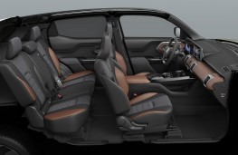 Suzuki e Vitara interior